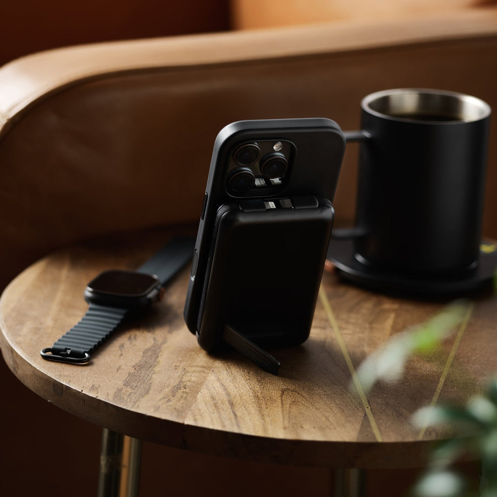 Everyday Charging Kit - iPhone 16 Pro Max - Carbon